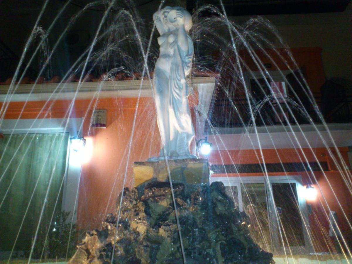 New Pantheon Hotel Kamena Vourla Dış mekan fotoğraf