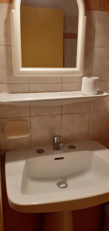 New Pantheon Hotel Kamena Vourla Dış mekan fotoğraf