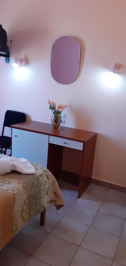 New Pantheon Hotel Kamena Vourla Dış mekan fotoğraf